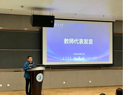 学院领导走访新生宿舍